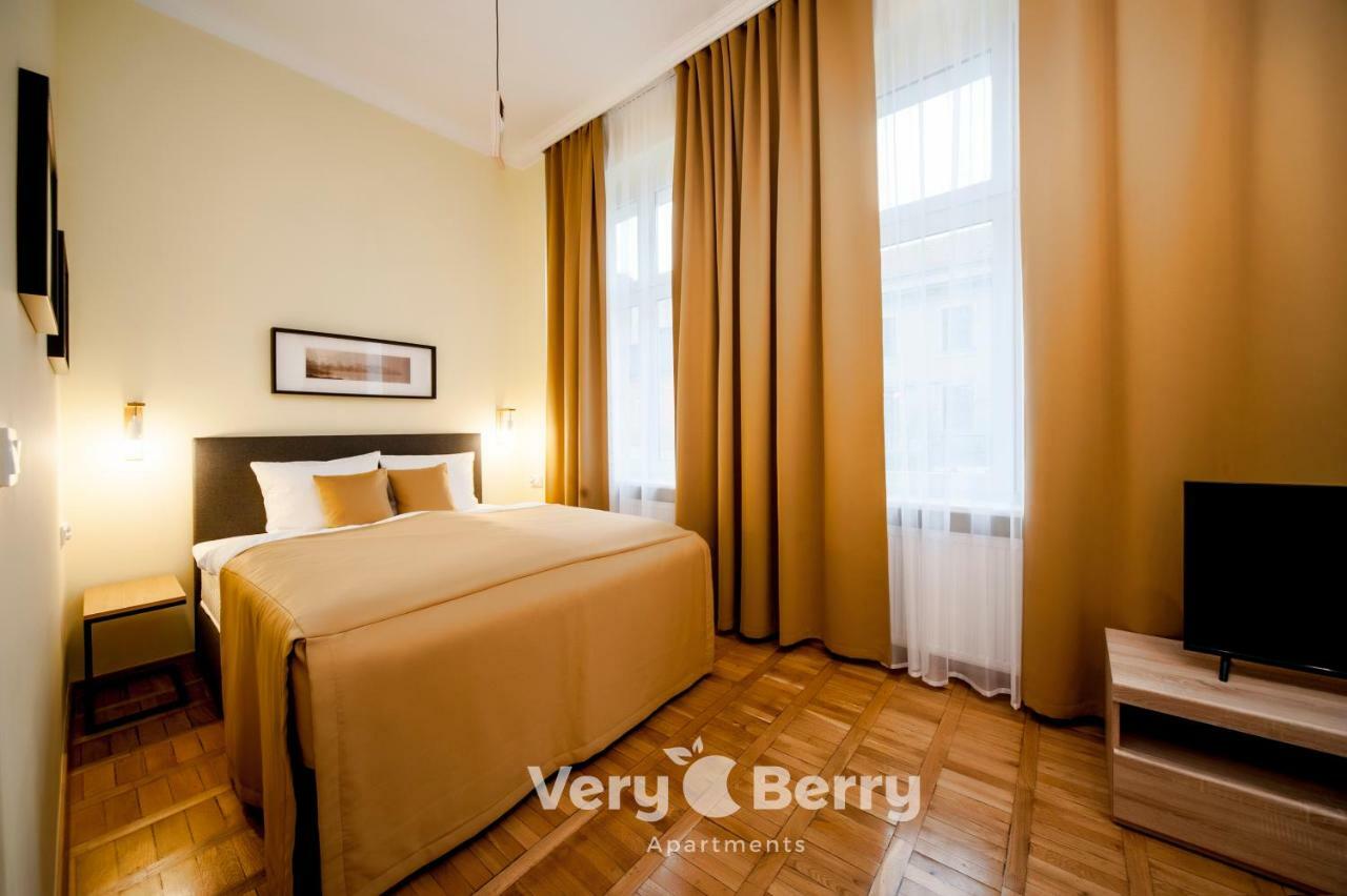 Very Berry - Podgorna 1C - Old City Apartments, Check In 24H Poznan Exterior foto